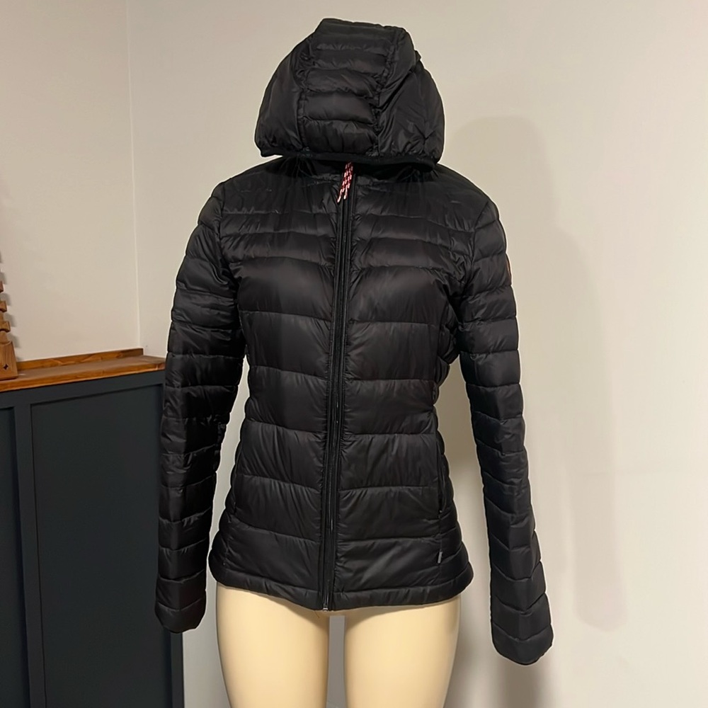 NAPAPIJRI
Water-Repellent Hooded Aerons Jacket